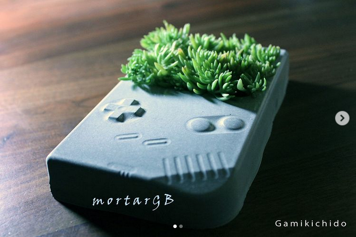 あのゲーム機でサボテンを育てる ノスタルジックなレトロゲームアートが話題に よろず ニュース