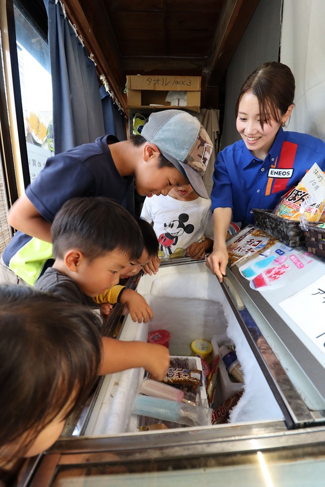 町唯一のスーパー閉店 アイスも買えない 一肌脱いだgs店主 子どもたちに夏の思い出を まいどなニュース
