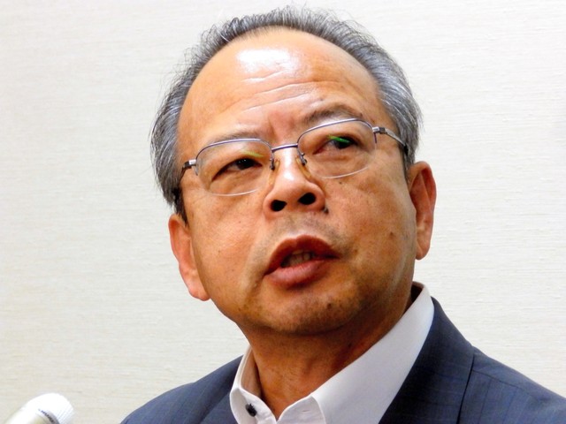 表述辞职意向的高桥都彦市长=摄于5月23日(河井健)