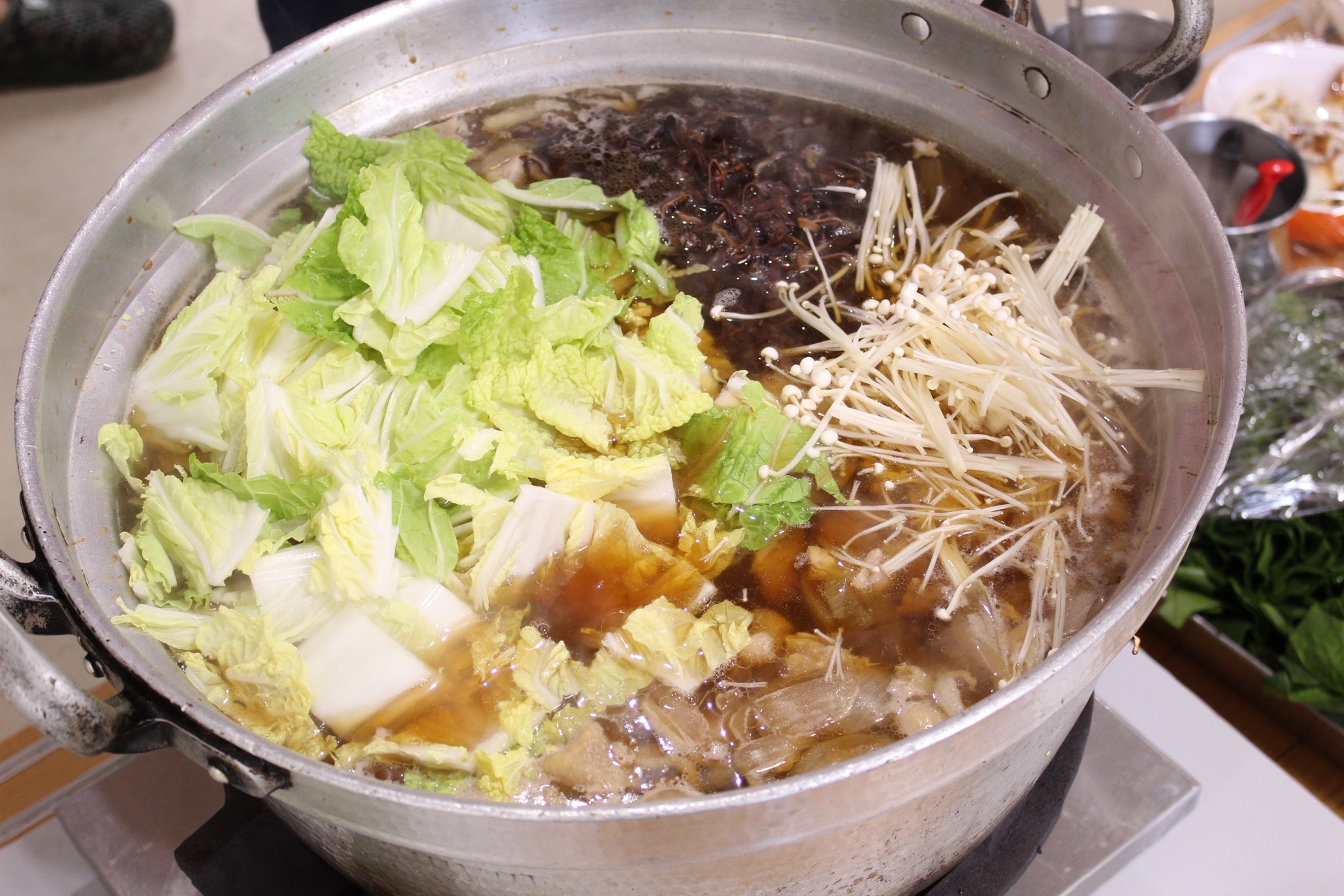 徳勝龍関も食べた近畿大学相撲部のちゃんこ鍋 代々伝わる強い身体を作るためのレシピとは まいどなニュース