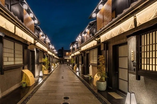 タイムストラベルはどうえ 京都に花街の町並みを再現した 町ごとホテル が登場 まいどなニュース タイムストラベルはどうえ 京都に花街の町並みを再現した 町ごとホテル が登場 まいどなニュース